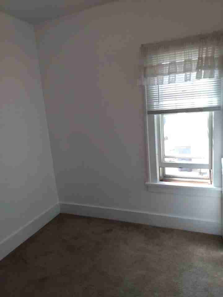 264 W 16th St - Photo 4 of 16