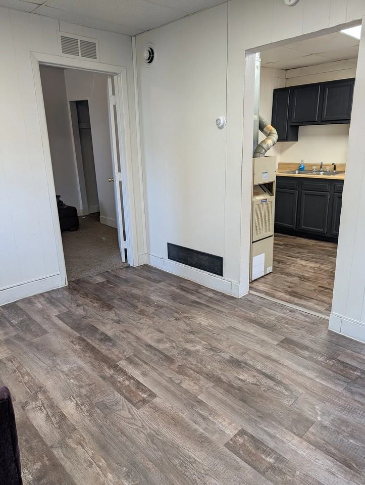 21 Knox St #2 - Photo 3 of 10