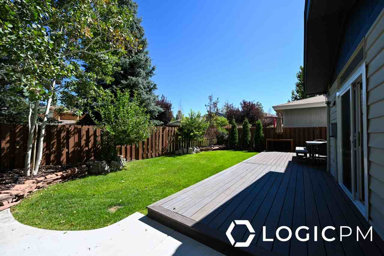 1034 Lincoln Ln - Photo 3 of 36