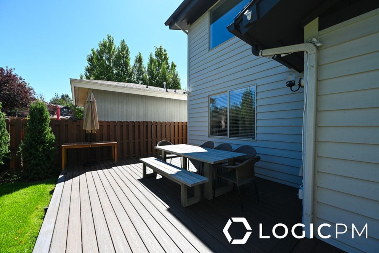 1034 Lincoln Ln - Photo 6 of 36