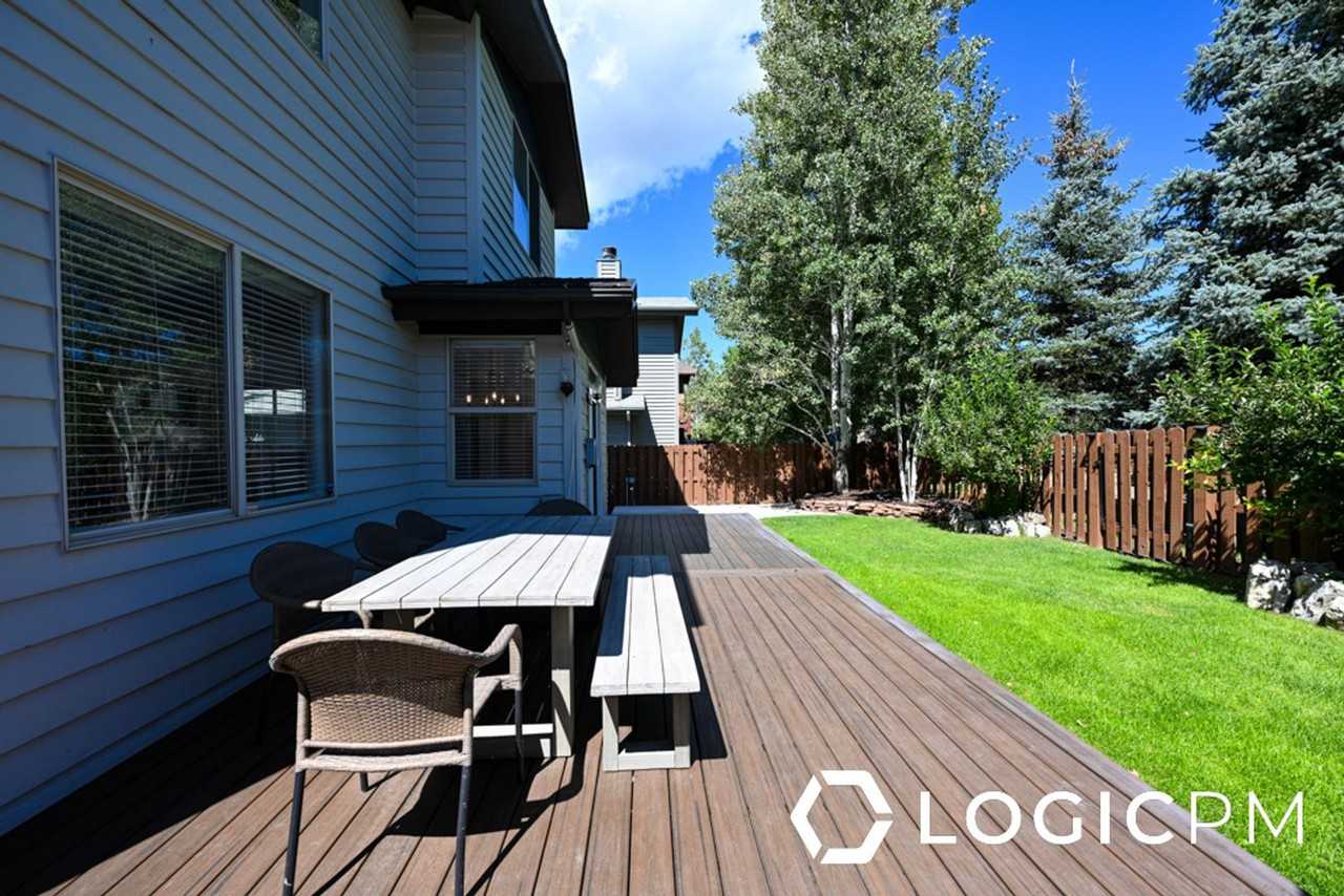 1034 Lincoln Ln - Photo 7 of 36