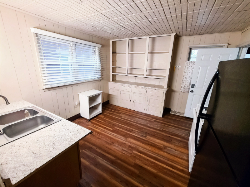 3116 Peach St #2 - Photo 3 of 9