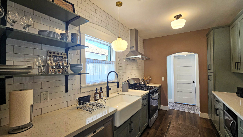 1027 N 11th St - Photo 3 of 18