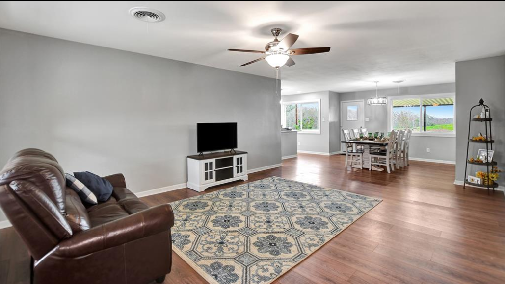 218 Edward Ln - Photo 2 of 11