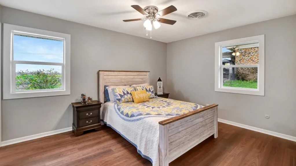 218 Edward Ln - Photo 5 of 11