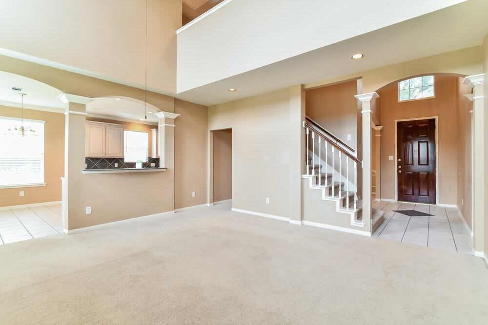 17602 Mescalero Canyon Ct - Photo 3 of 15