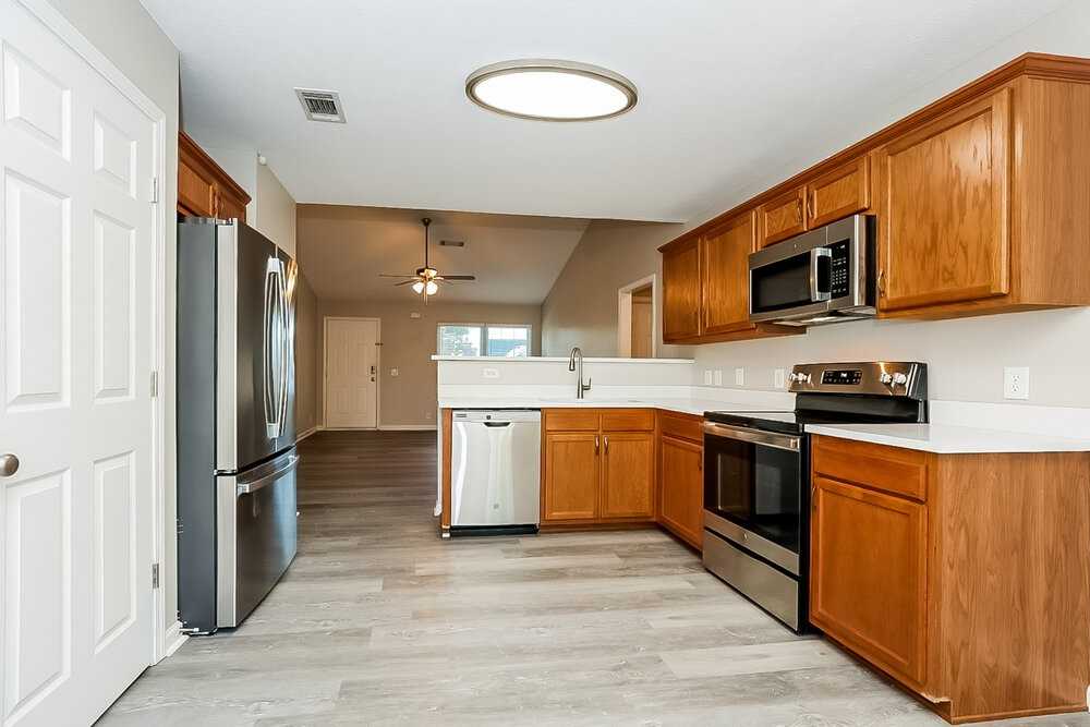 7552 W Winchester Dr - Photo 7 of 16