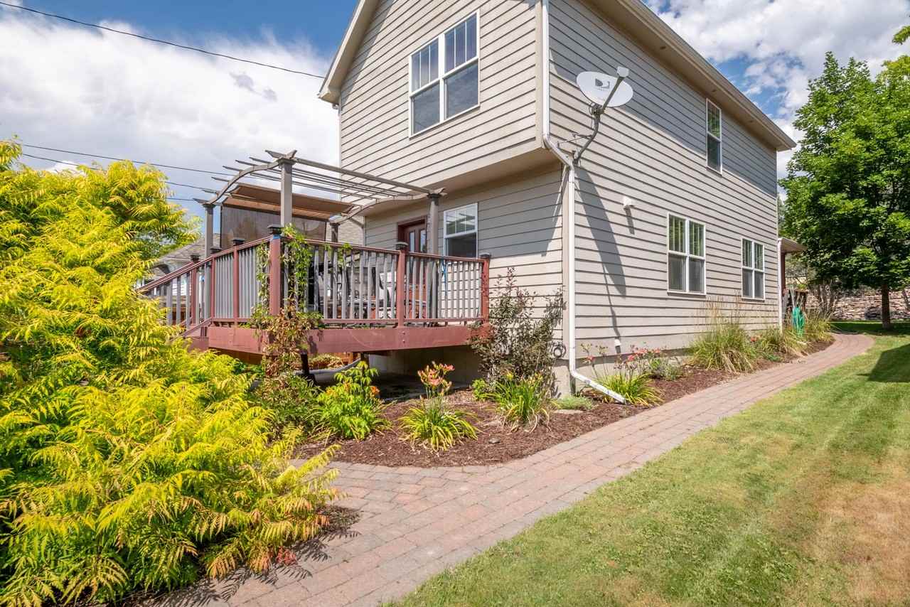 1017 Poplar St #MAIN - Photo 3 of 18