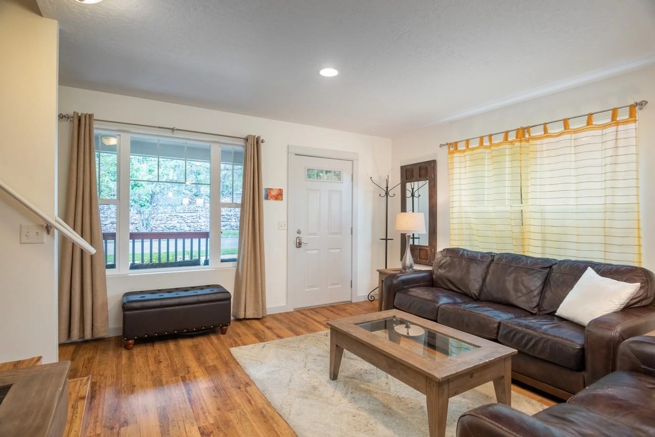 1017 Poplar St #MAIN - Photo 5 of 18