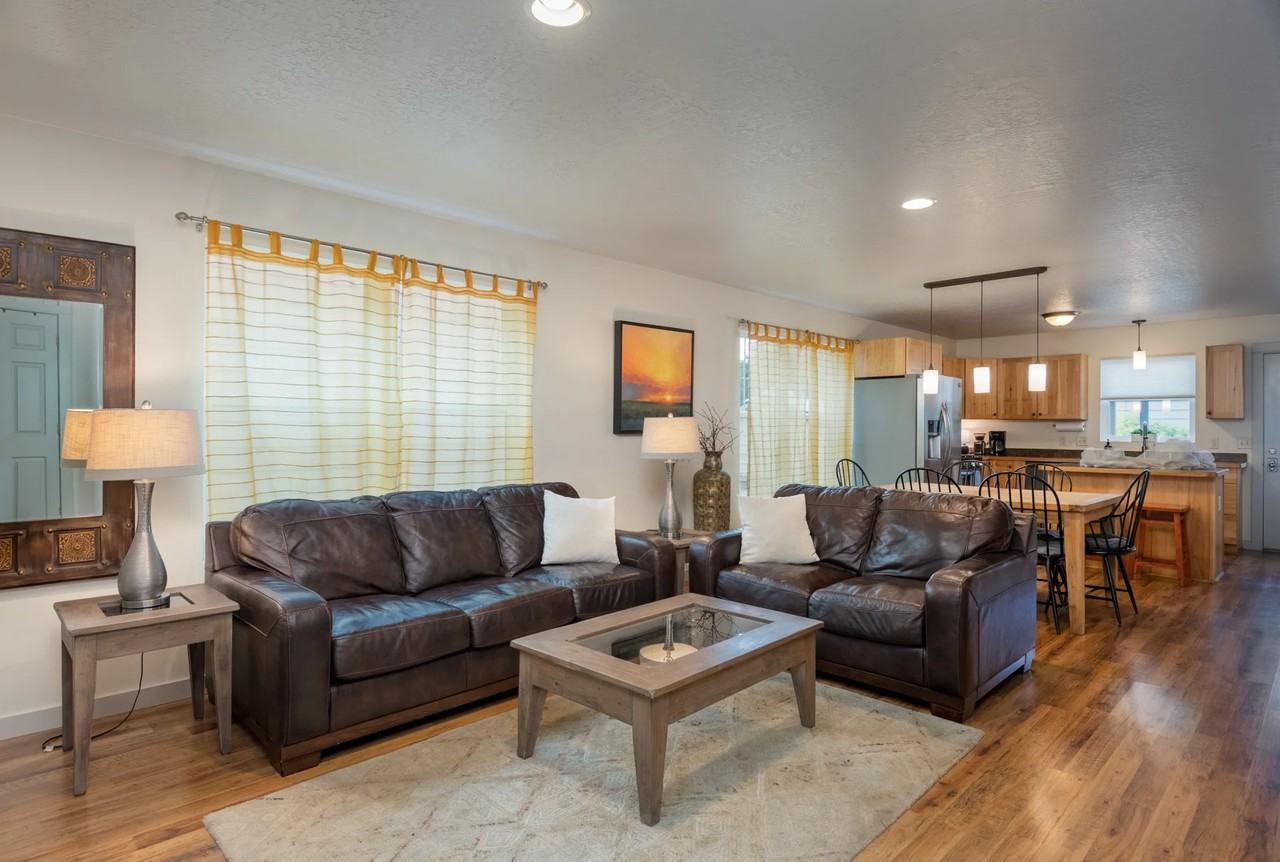 1017 Poplar St #MAIN - Photo 6 of 18