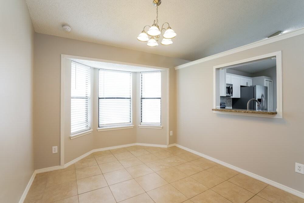 1266 Bee St N - Photo 5 of 15