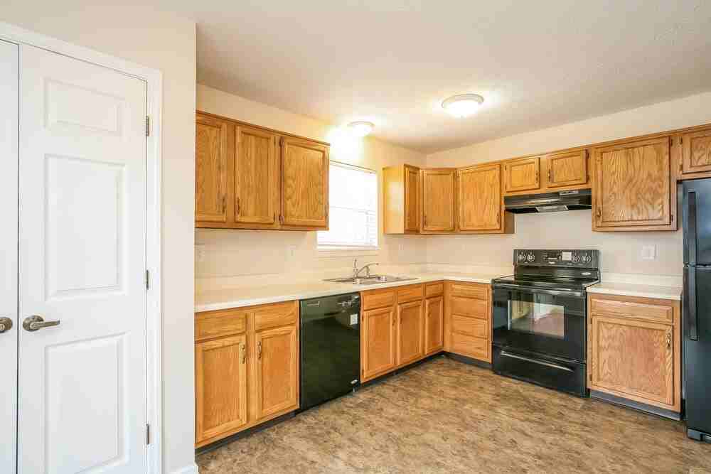 7825 Jaclyn Dr - Photo 5 of 15