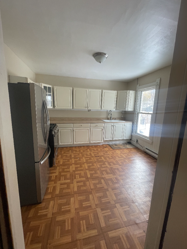 222 Caroline Ave #2 - Photo 4 of 11