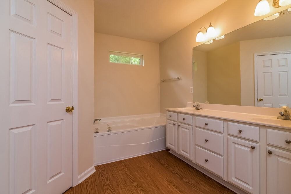 816 Thomas Bay Ct - Photo 7 of 14