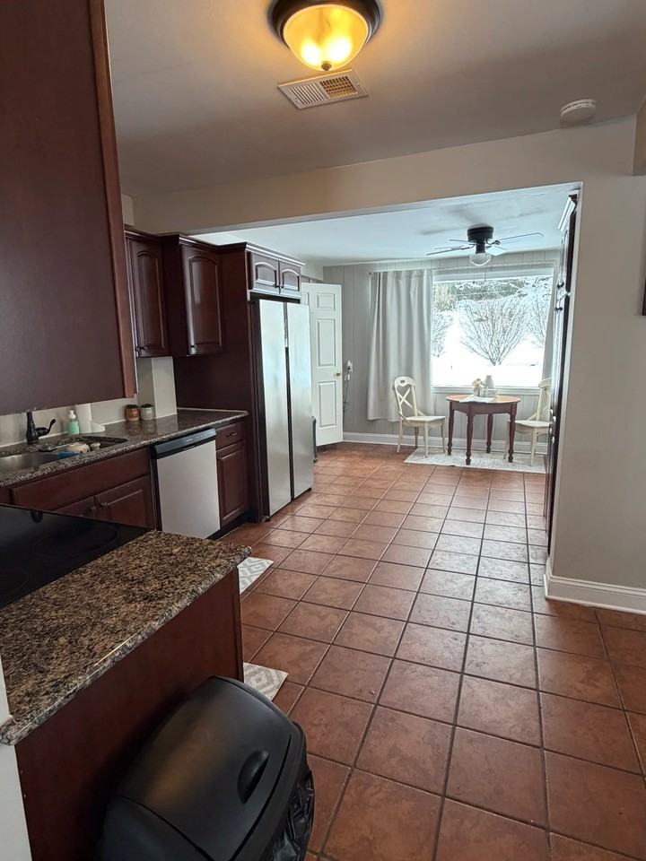 322 Sequoyah Dr - Photo 2 of 11