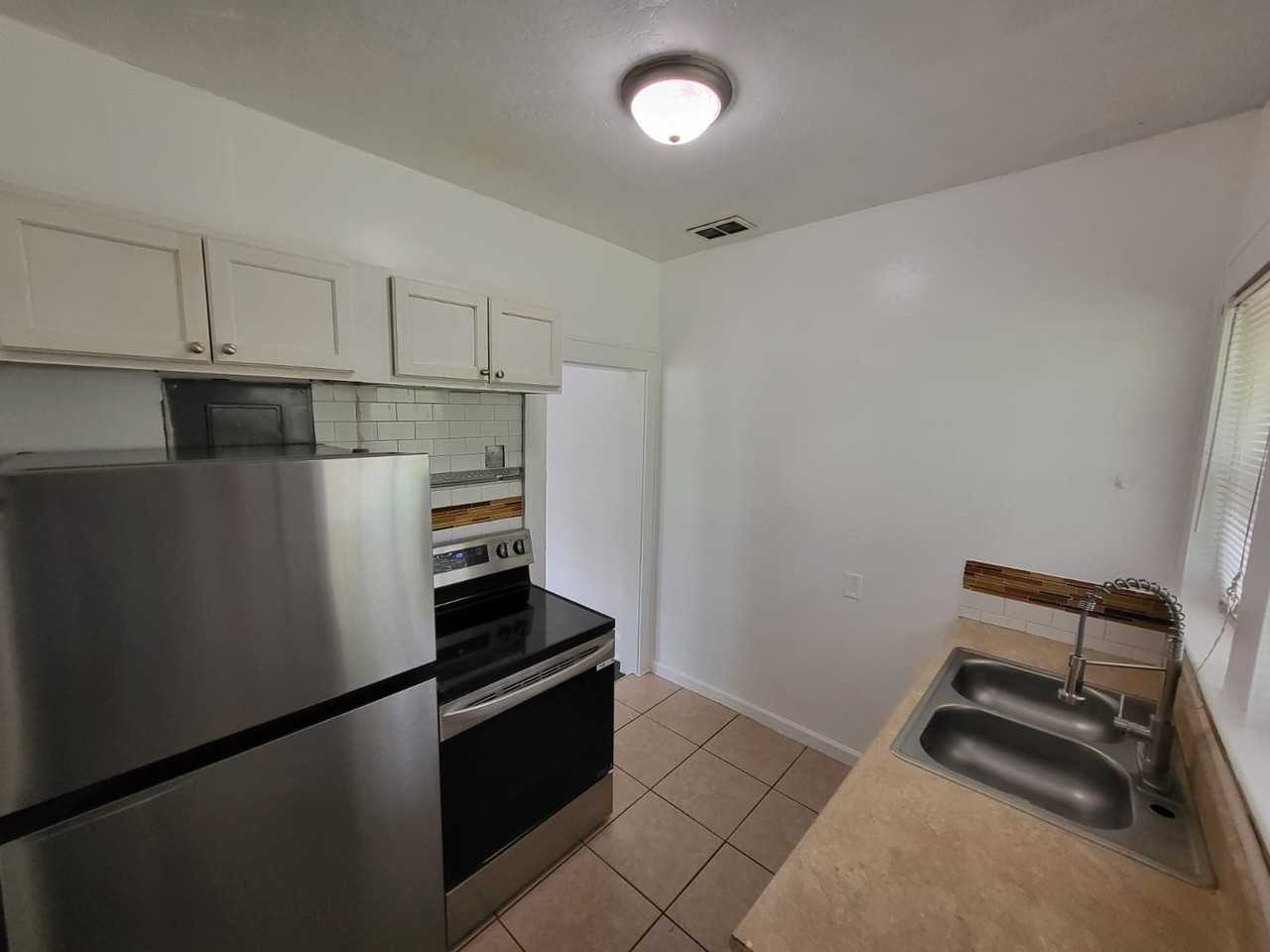 4548 Notter Ave #4550 - Photo 5 of 9