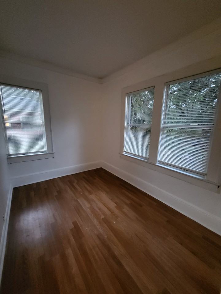 4304 Springfield Blvd #4304 - Photo 6 of 9