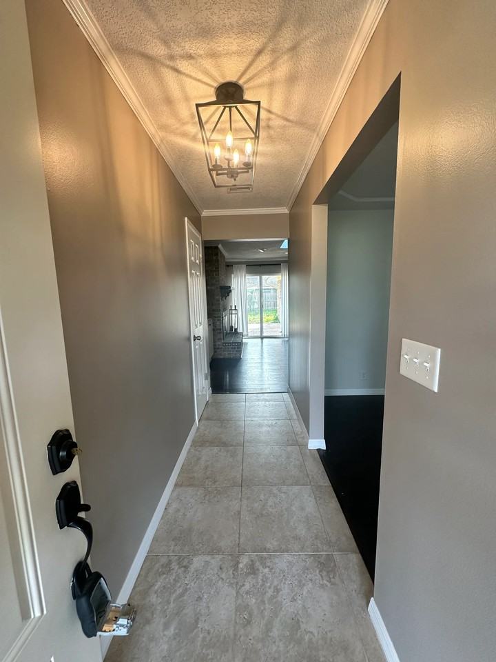 2724 Lexington Dr - Photo 4 of 13