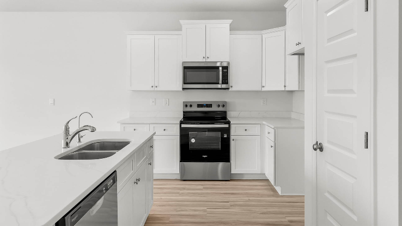 272 Prado St - Photo 4 of 23