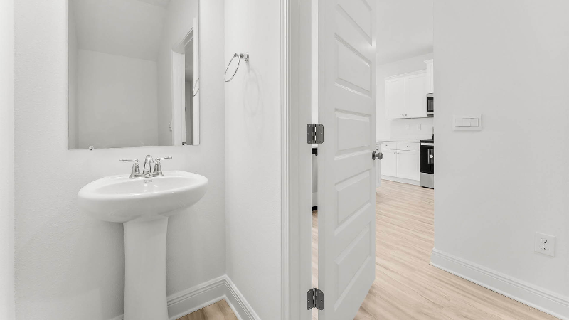 272 Prado St - Photo 7 of 23