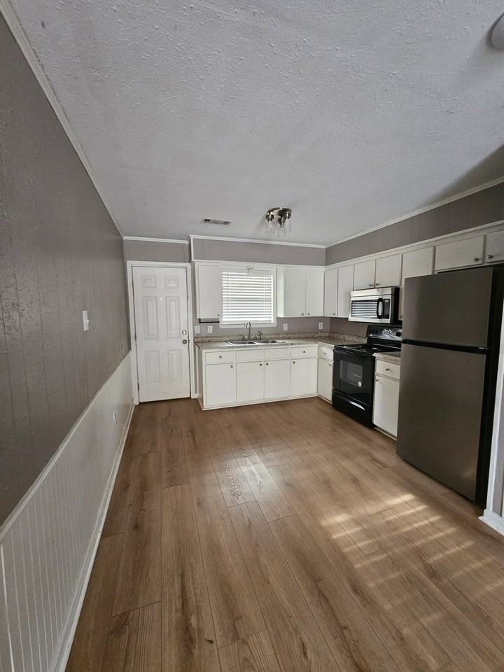 20 Linder Rd #1 - Photo 3 of 9