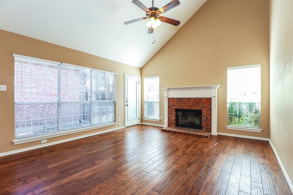 941 Azalia Dr - Photo 4 of 15