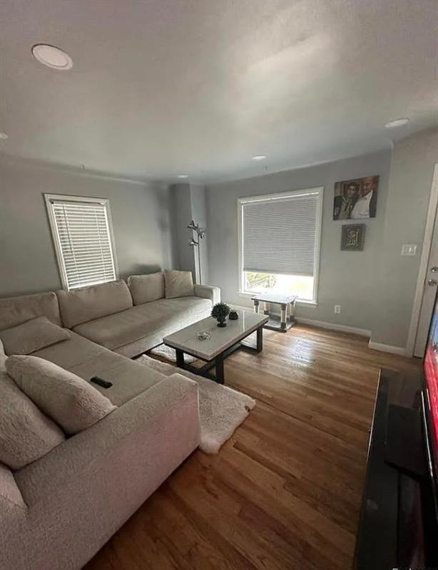 24620 Stanford St - Photo 2 of 20