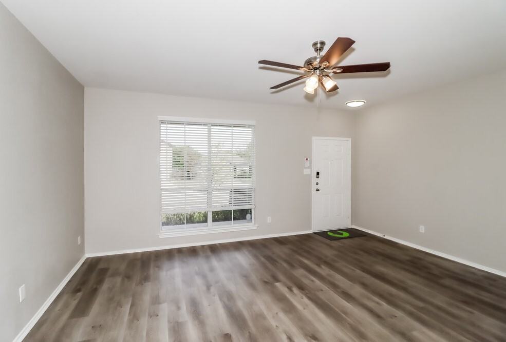 2702 Summerwalk Pl - Photo 4 of 17