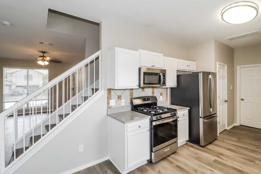 2702 Summerwalk Pl - Photo 7 of 17