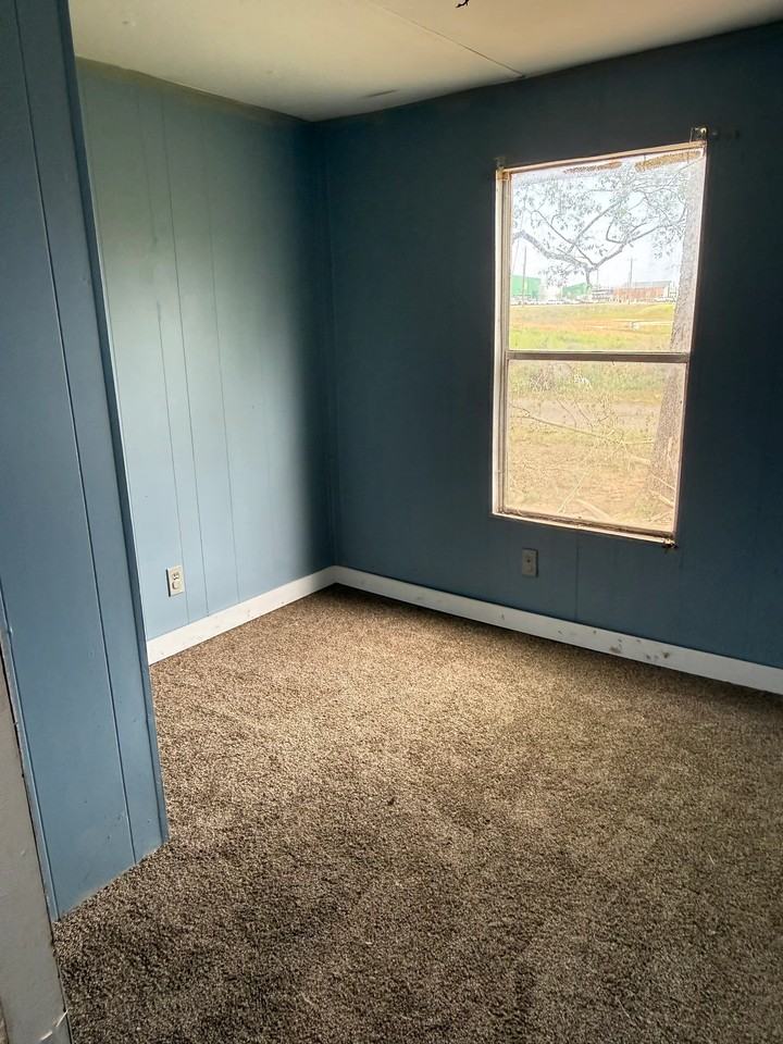 8410 Hawkinsville Rd - Photo 3 of 3