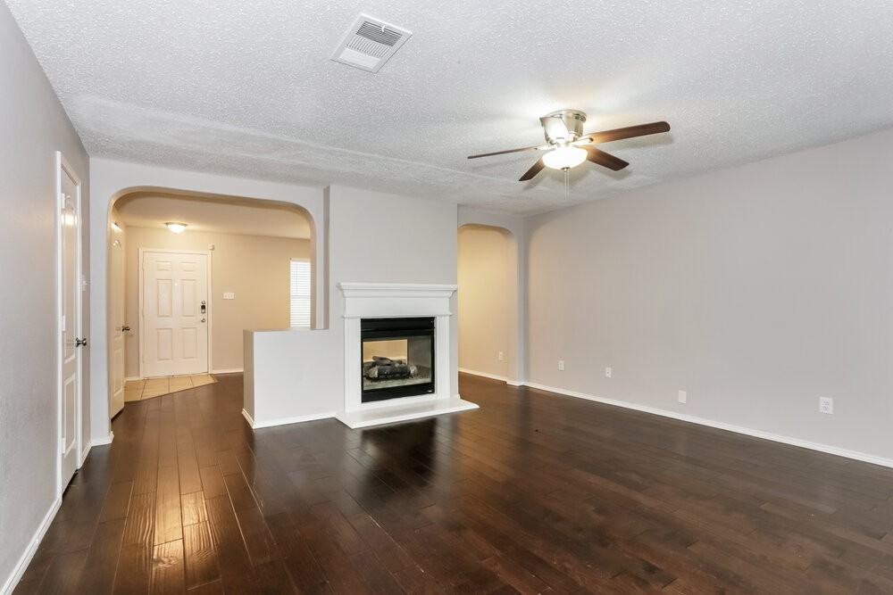 705 Timber Trl - Photo 4 of 17