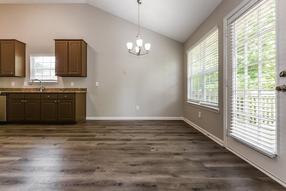 824 Summit Park Trl - Photo 3 of 15