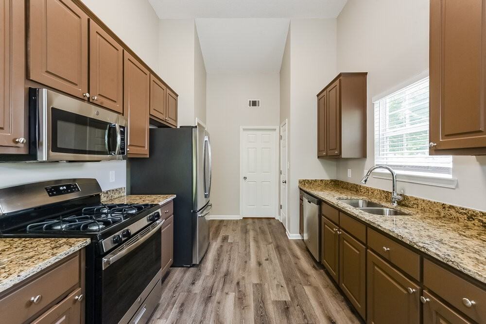 824 Summit Park Trl - Photo 5 of 15