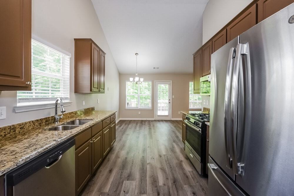 824 Summit Park Trl - Photo 6 of 15