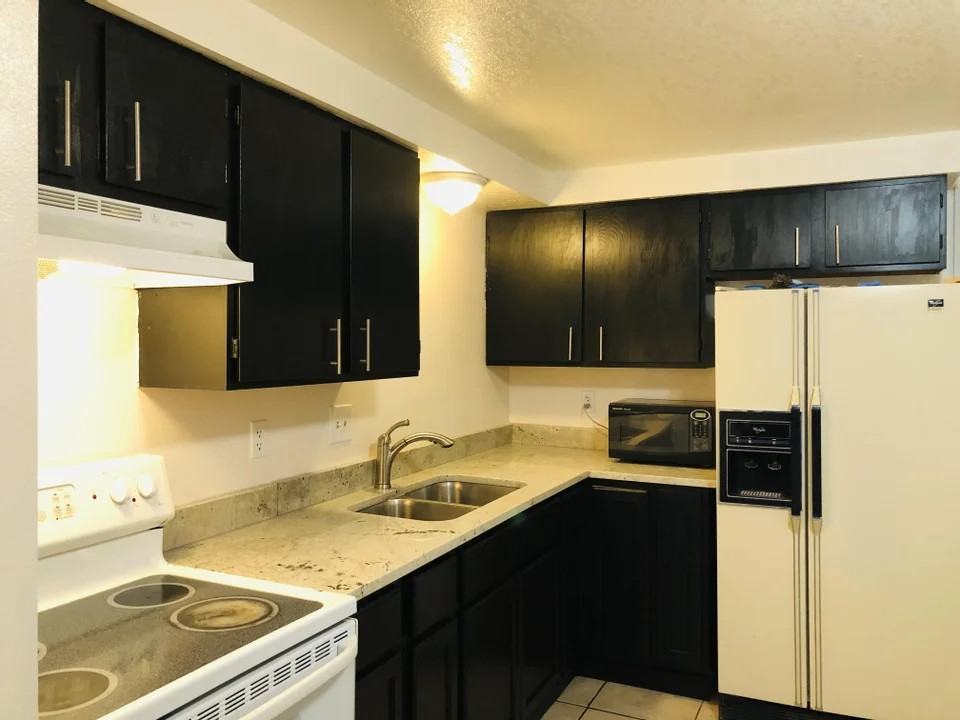 2738 S St #2738A - Photo 2 of 8