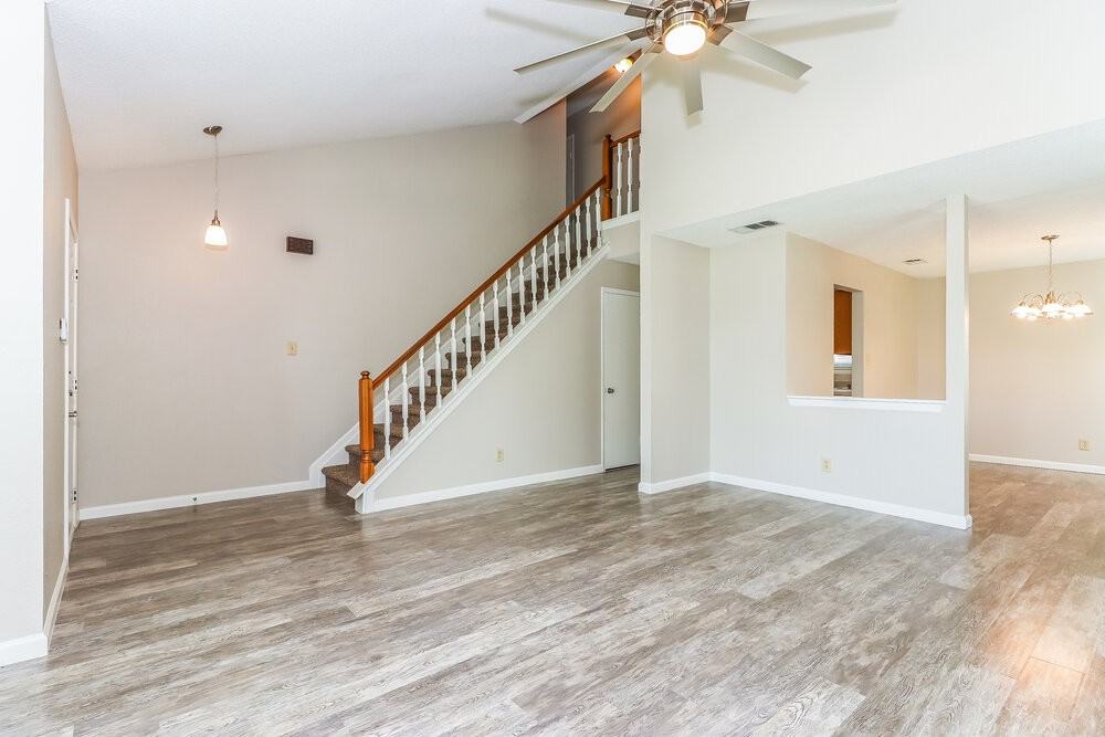 3645 Fairview Dr - Photo 3 of 16