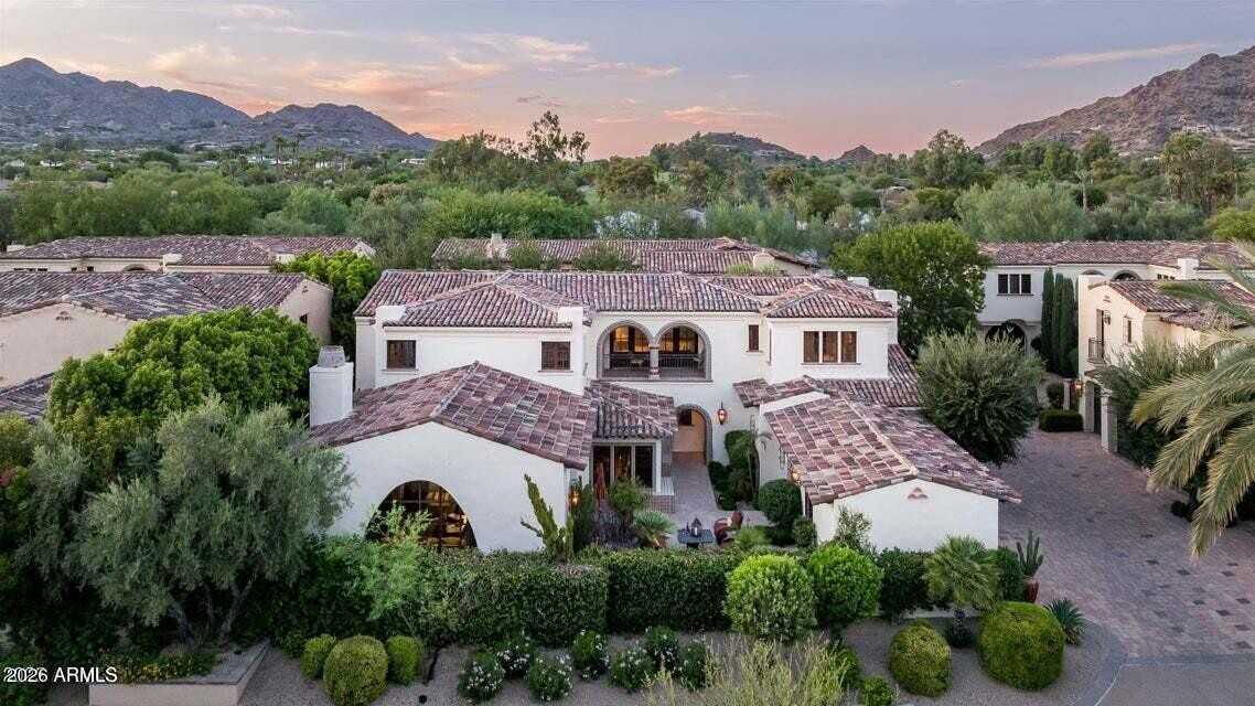 4949 East Lincoln Drive - Photo 4 of 33