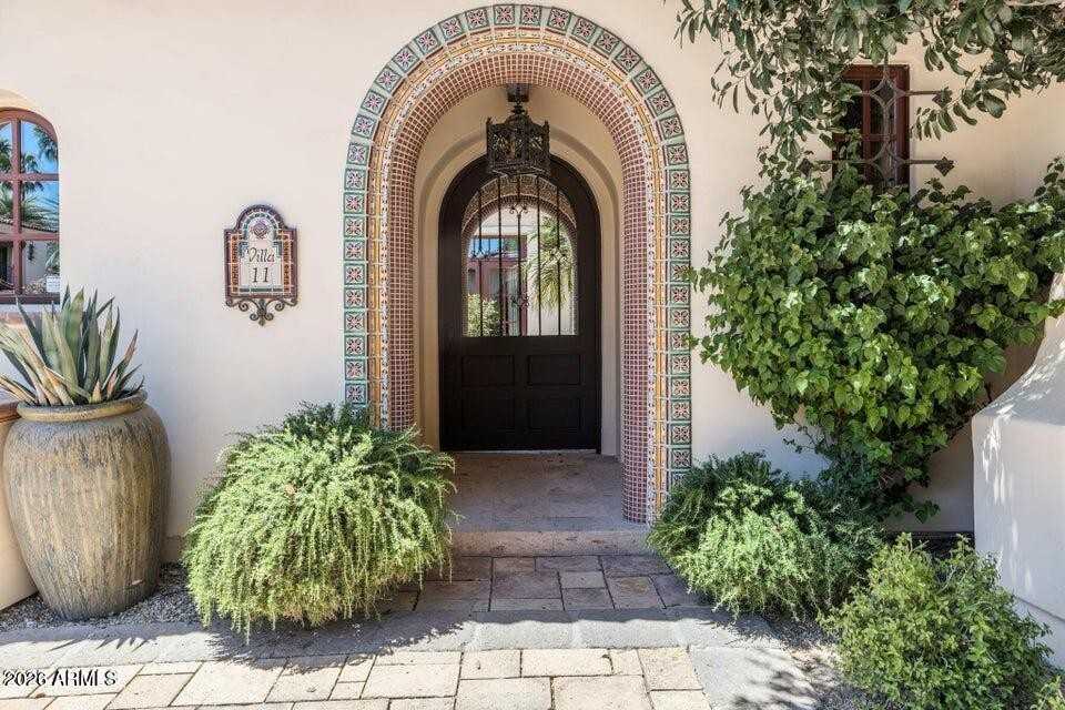 4949 East Lincoln Drive - Photo 5 of 33