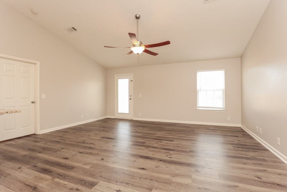 1316 S Hampton Ct - Photo 3 of 16