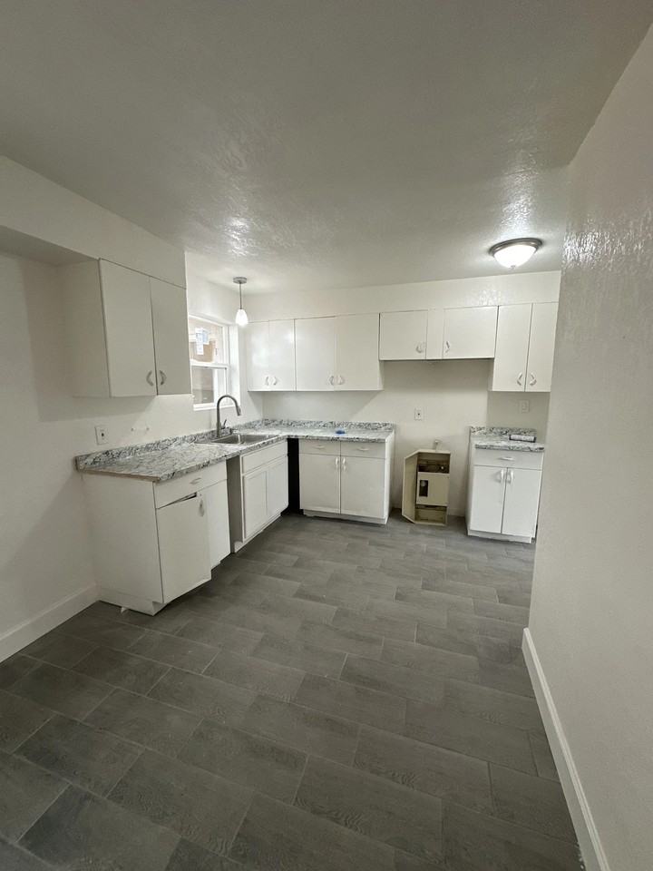 23 W Eyman St - Photo 4 of 6