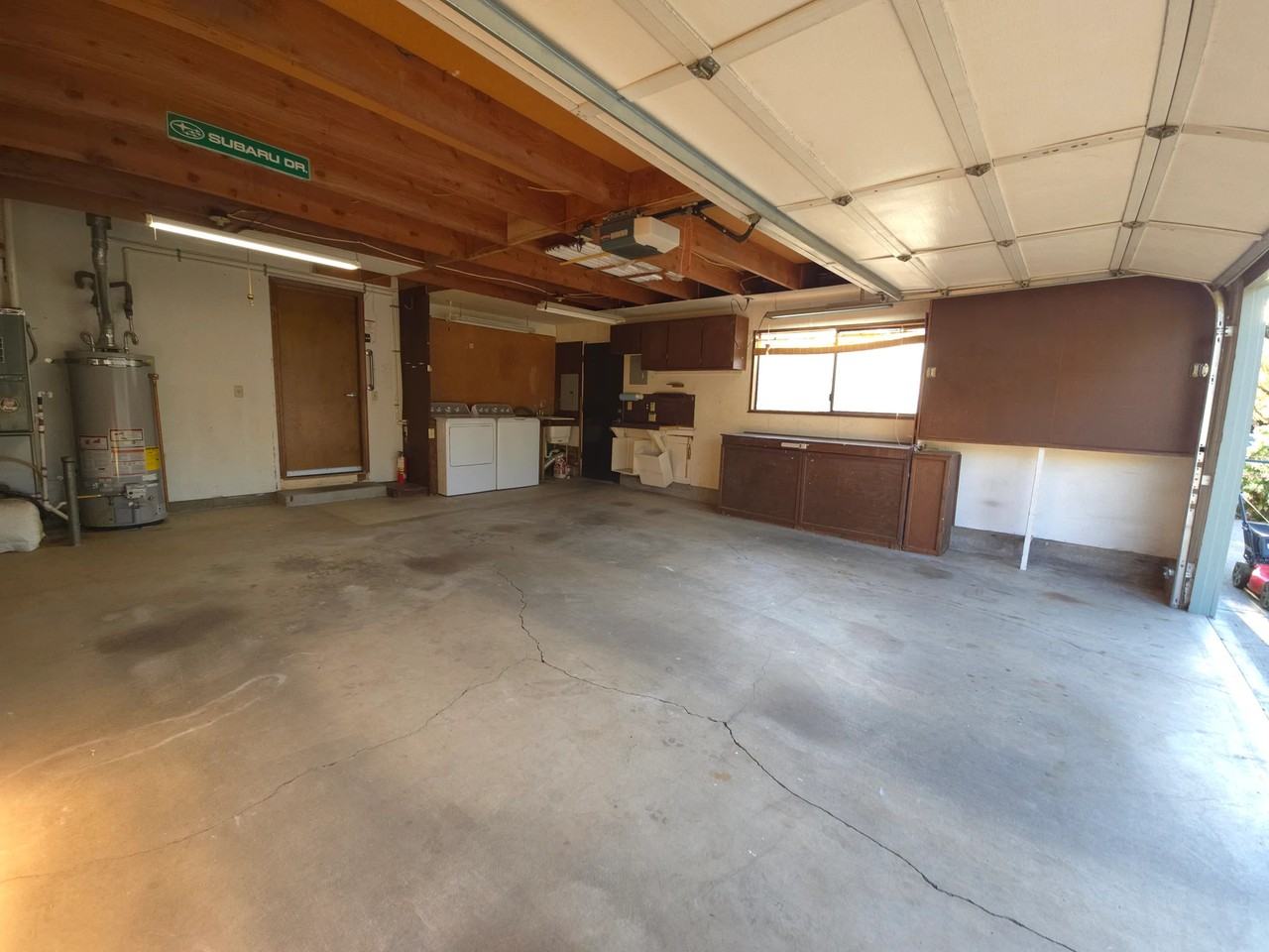 182 Carnelia St Se - Photo 4 of 20