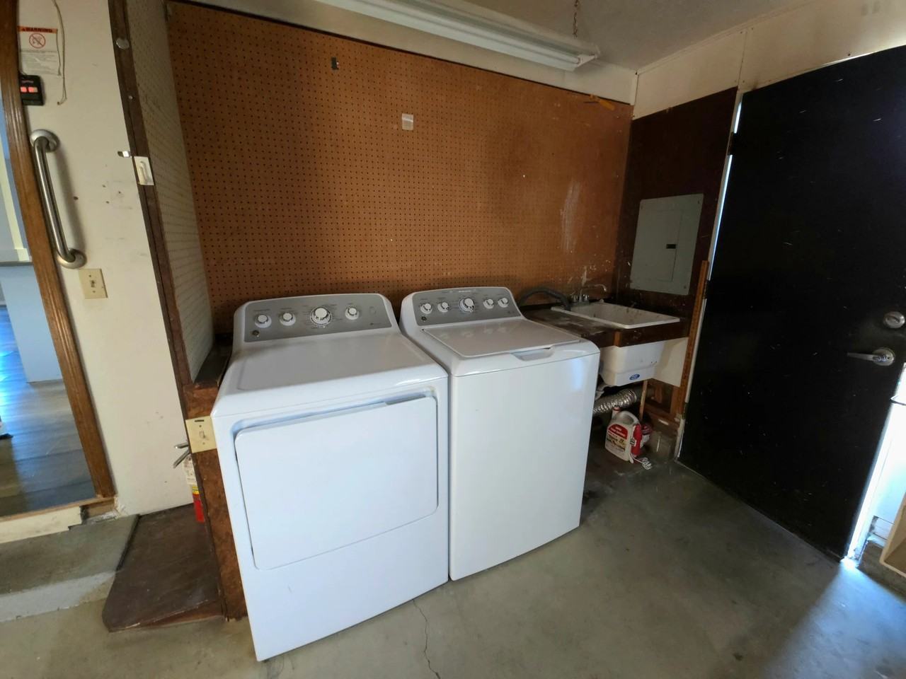 182 Carnelia St Se - Photo 5 of 20