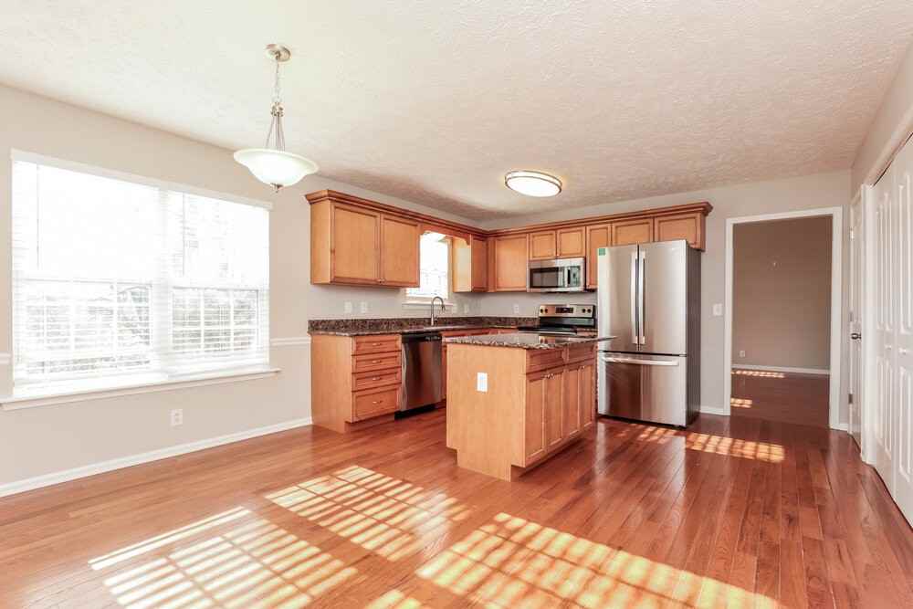 7136 Legacy Dr - Photo 6 of 16