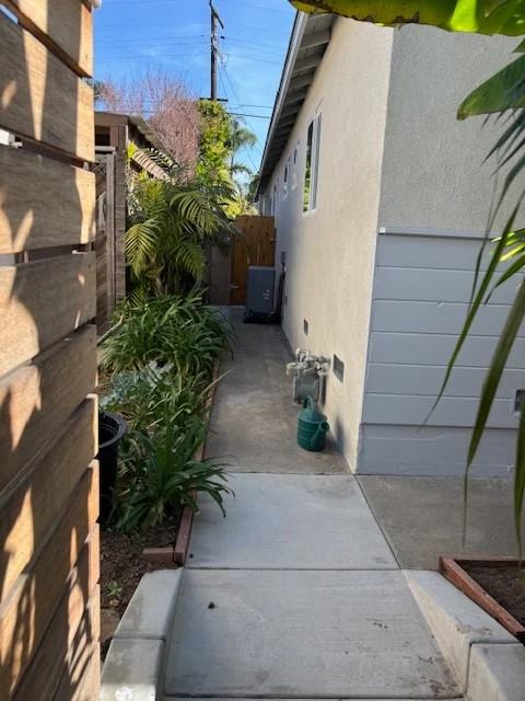 1630 Moreno St - Photo 2 of 11