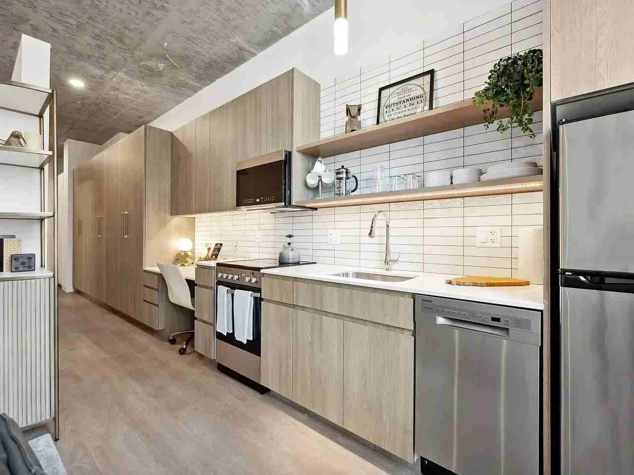 824 N Wells St - Photo 3 of 15