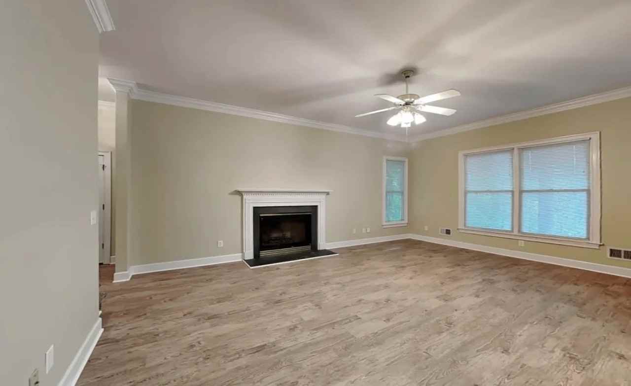 1912 Bonaventure Way - Photo 2 of 12