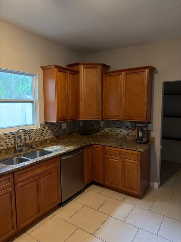 1024 Ashworth Cv - Photo 3 of 5