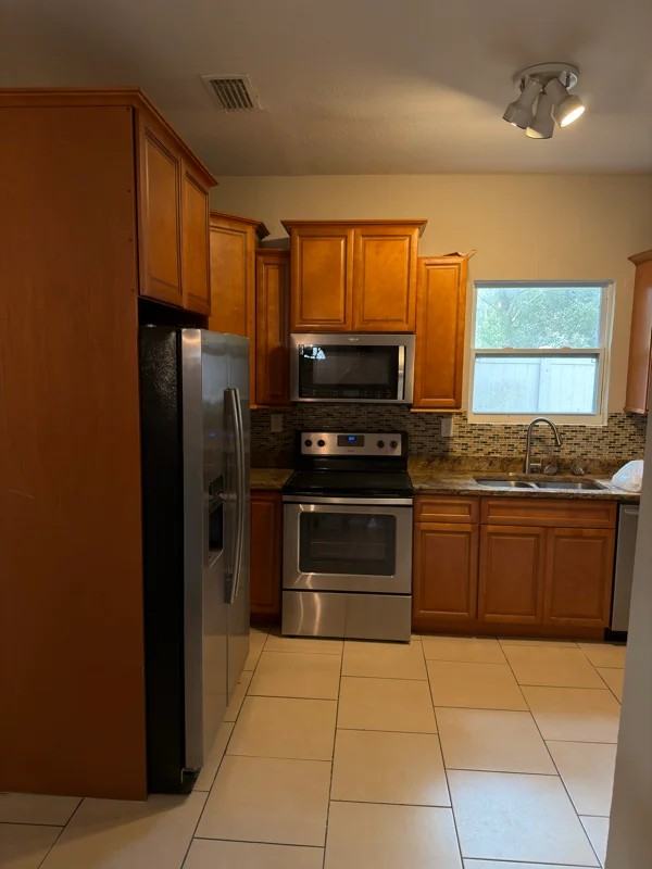 1024 Ashworth Cv - Photo 4 of 5