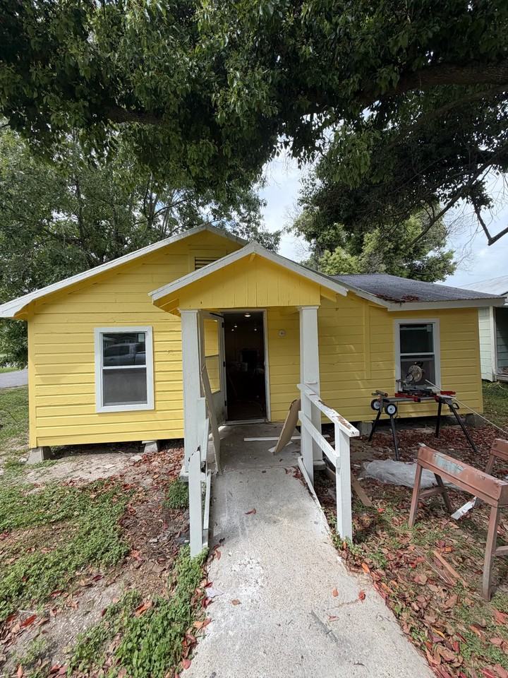 600 N Chevis St - Photo 2 of 11