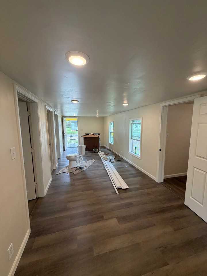 600 N Chevis St - Photo 3 of 11